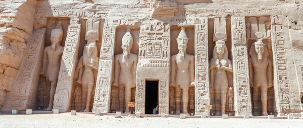 Comment organiser une visite des temples d'Abou Simbel, Égypte?