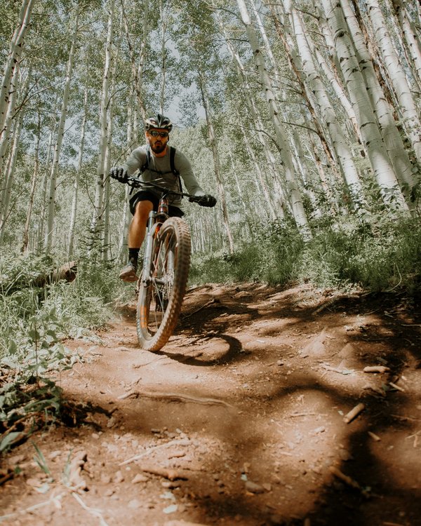 Quels sont les meilleurs spots pour faire du VTT dans les montagnes rocheuses aux USA?